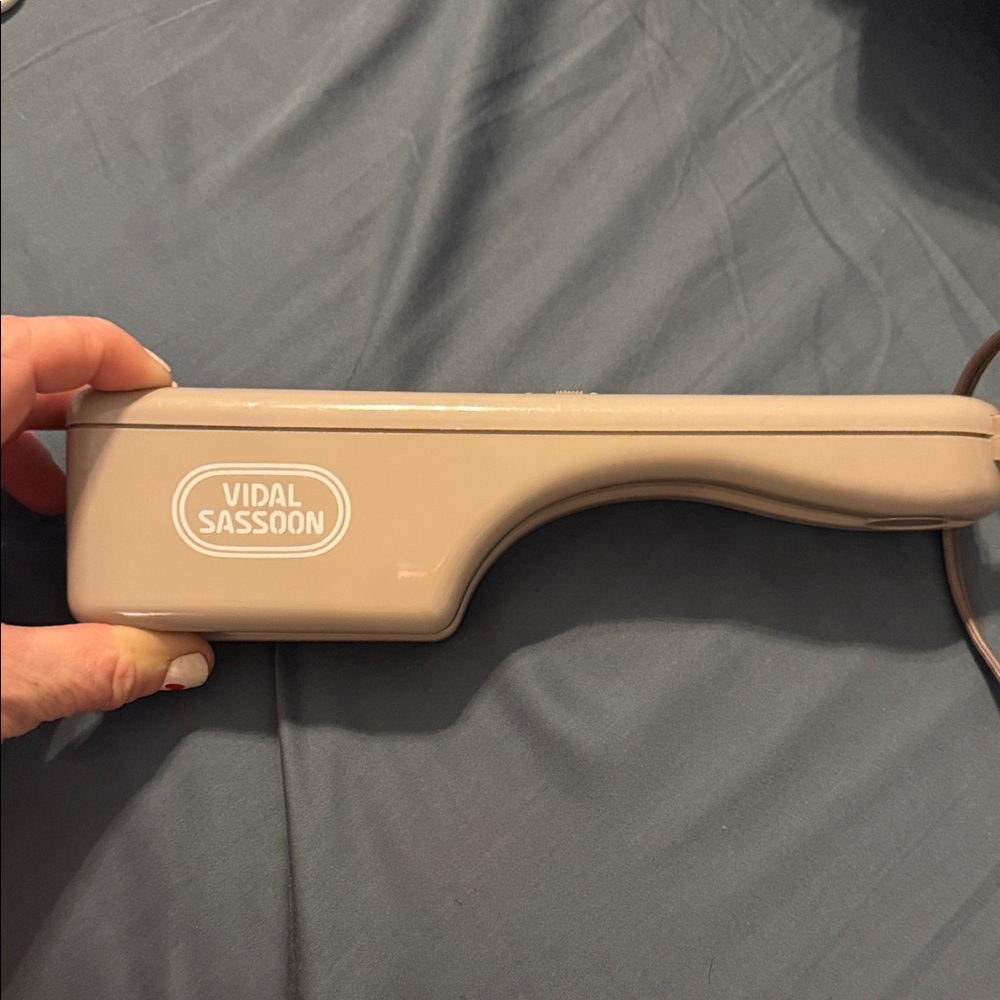 Vidal Sassoon Taupe Hair Styling Tool